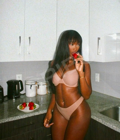 I’m offering my body for your erotic and sexual pleasure, I’m a beautiful, young and friendly girl looking to meet nice gentlemen like yourself, we can get to know each other, we can fuck, I’m yours baby all you have to do is talk to me, I’ll be waiting love. See you…💋