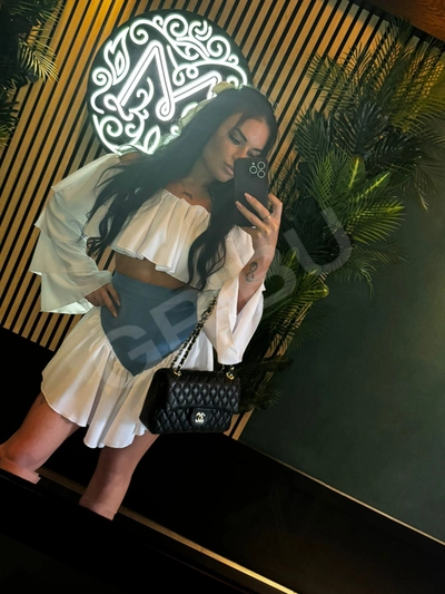 Only recent real photos
Have proofs
Apartments in center
DM in WhatsApp
Anal for extra cost
No calls !!only text