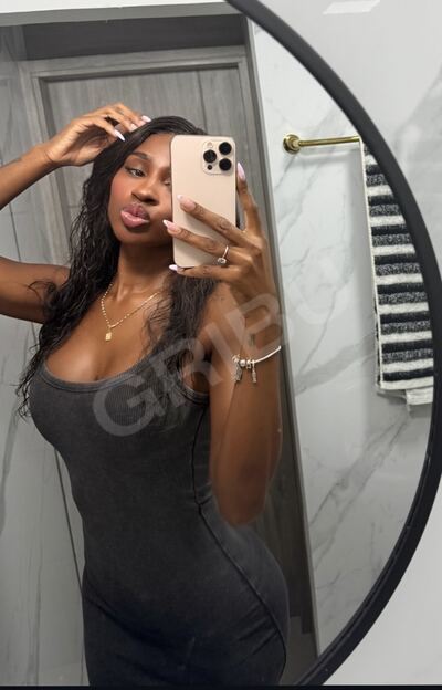 Hey guys, I'm Perla, a hot brunette, a very kinky, horny, and perverted expert who can give you the best orgasm. I offer great oral sex, a wet and relaxing vaginal massage, and an exclusive massage with me that will make your mouth water. I have a suction cup for you, I love anal sex, I fulfill fantasies, I make house calls, and I have a discreet apartment. Write to me, baby, I'll be waiting for you here. Come visit me.