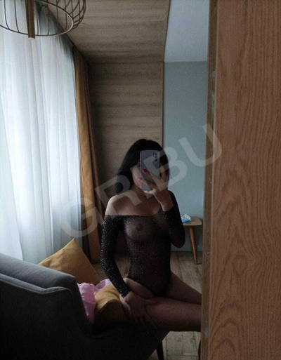 Пиши и звони мне в ватсапп....расскажу условия.
Целуюсь + секс+ минет+ 69+ куни