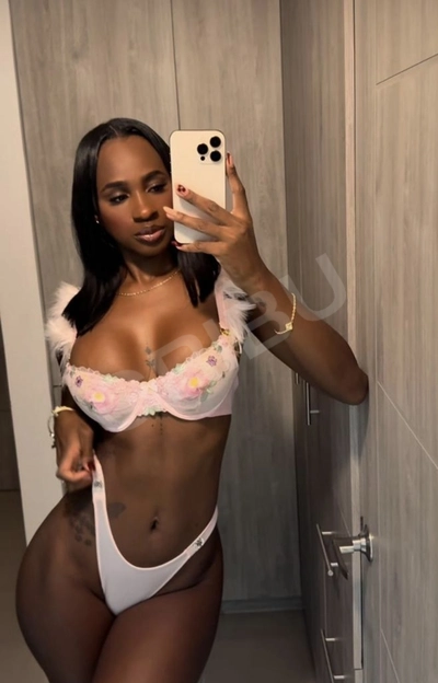 Hey guys, I'm Perla, a hot brunette, a very kinky, horny, and perverted expert who can give you the best orgasm. I offer great oral sex, a wet and relaxing vaginal massage, and an exclusive massage with me that will make your mouth water. I have a suction cup for you, I love anal sex, I fulfill fantasies, I make house calls, and I have a discreet apartment. Write to me, baby, I'll be waiting for you here. Come visit me.