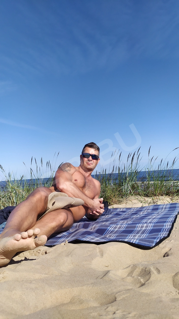 Advertisement (8431926) - Nudist 1