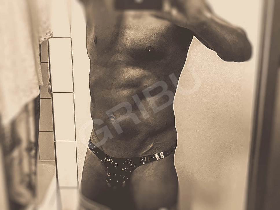 Advertisement (8382798) - siluet 1