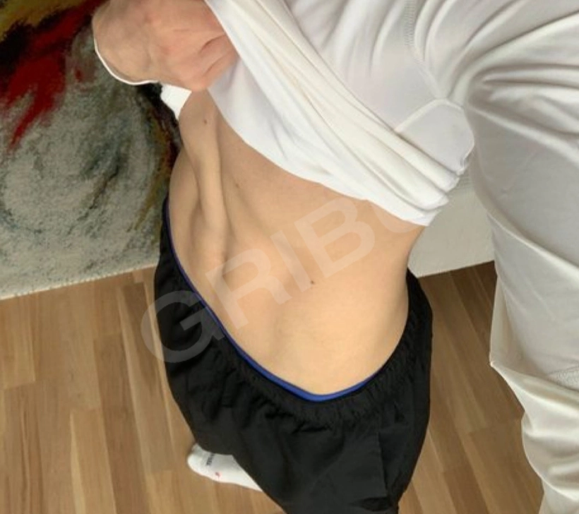 Advertisement (8419202) - twink 1