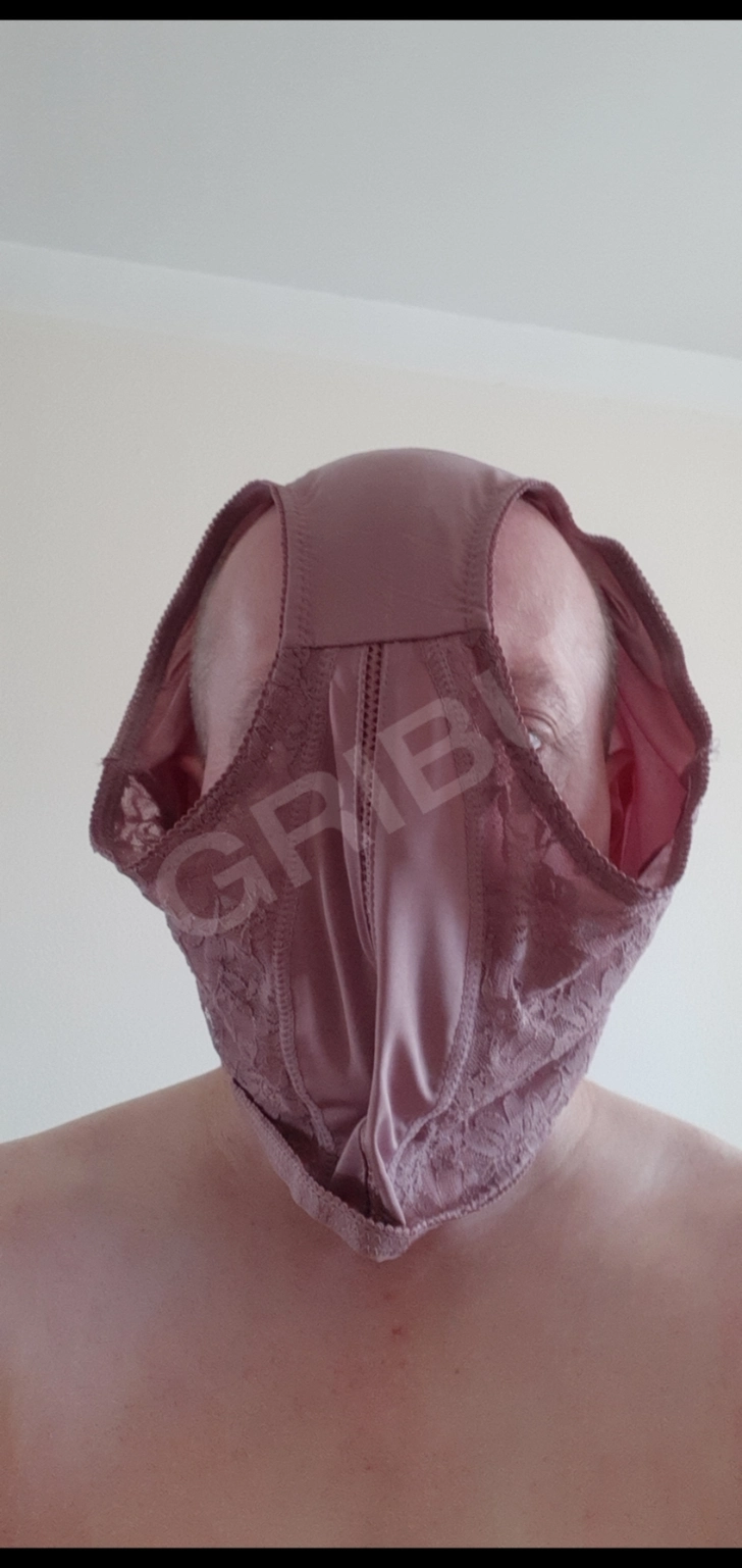 Advertisement (8120953) - Vov252 1