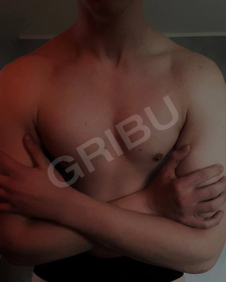 Advertisement (8383353) - Emils 1