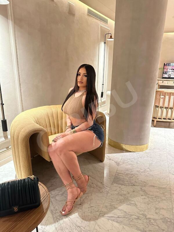 Nina255998541