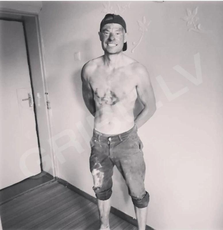 Janisazuselis4107439