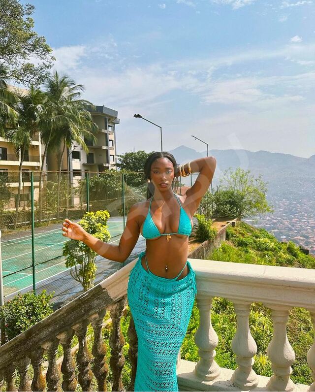 Veronica215249885
