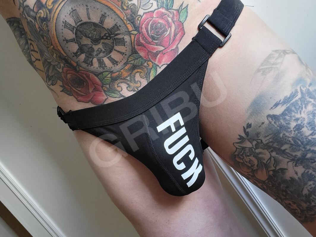 fistbttm5938976
