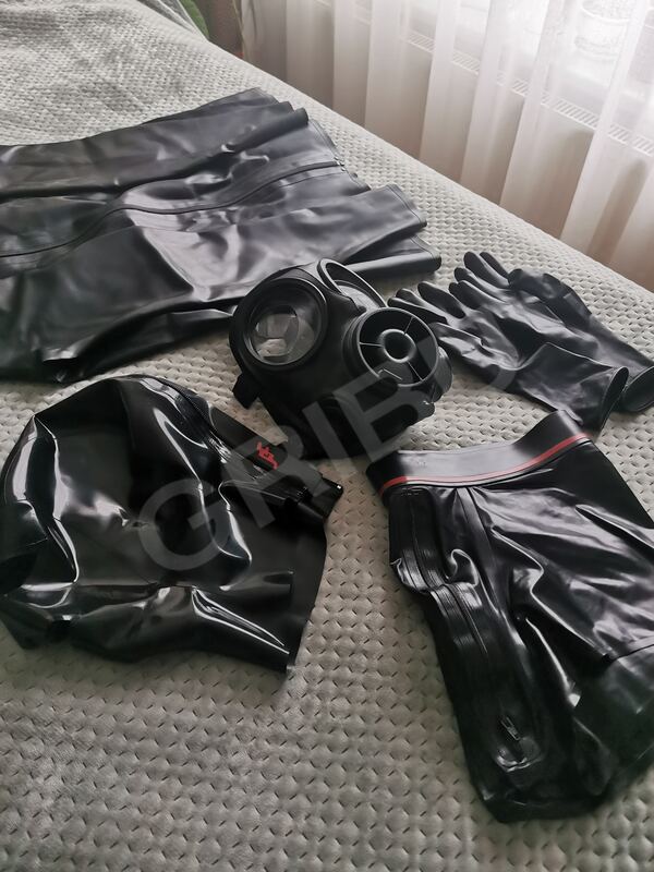 LatexxLover5914337