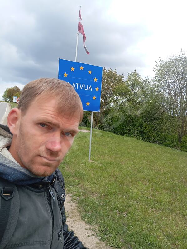 IHOR19895983658