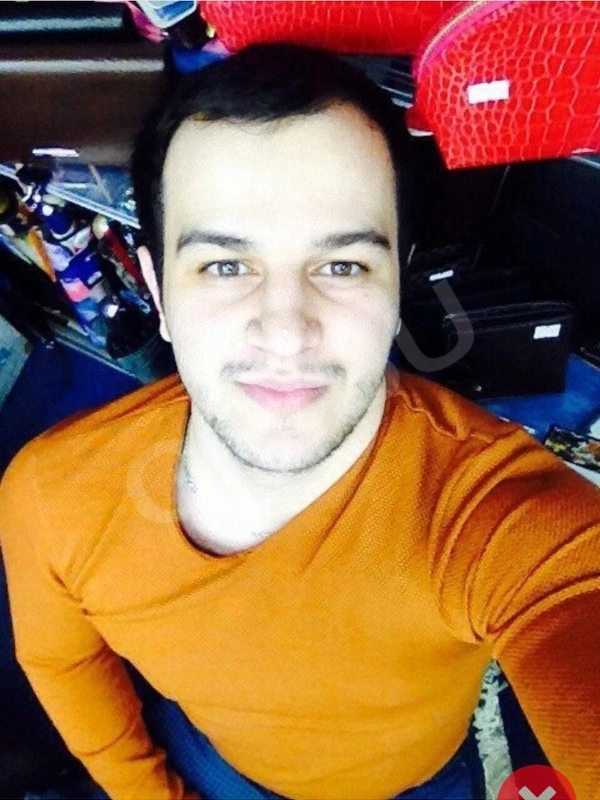 Leeo982414