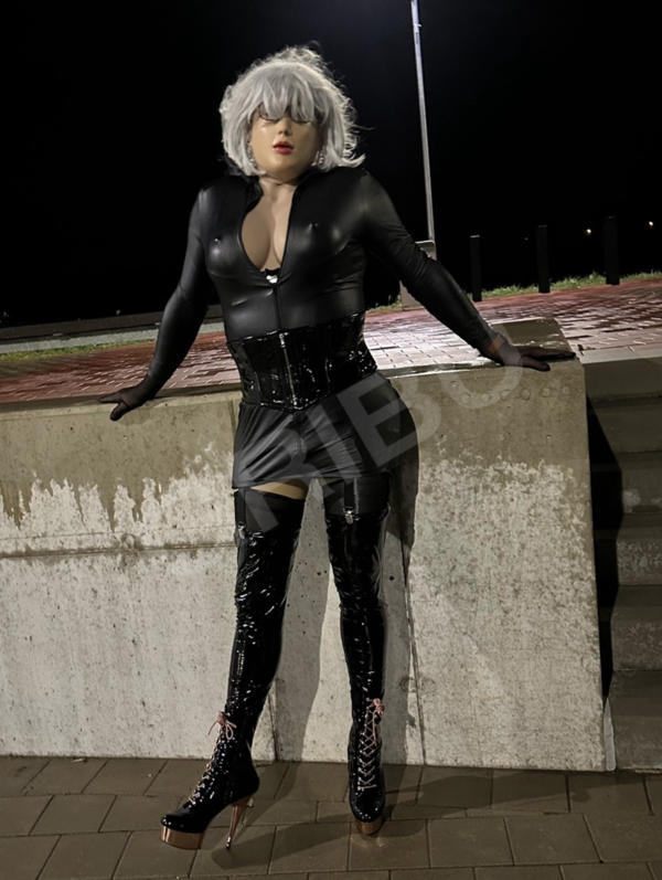 LatexDol694896392