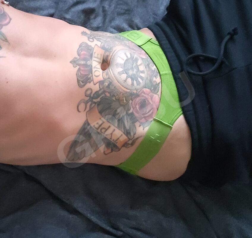 fistbttm5099913