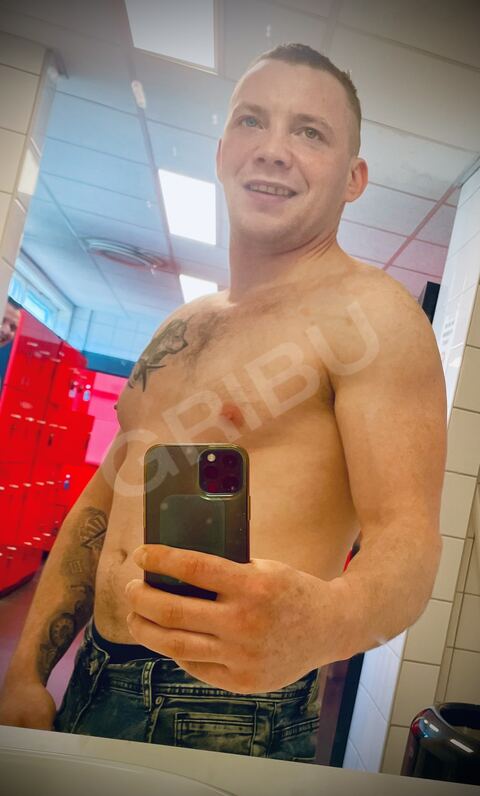 Kinis6008369