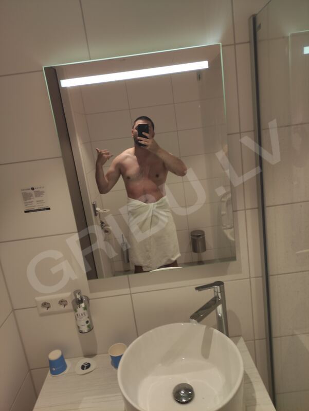 Cmokep1985368