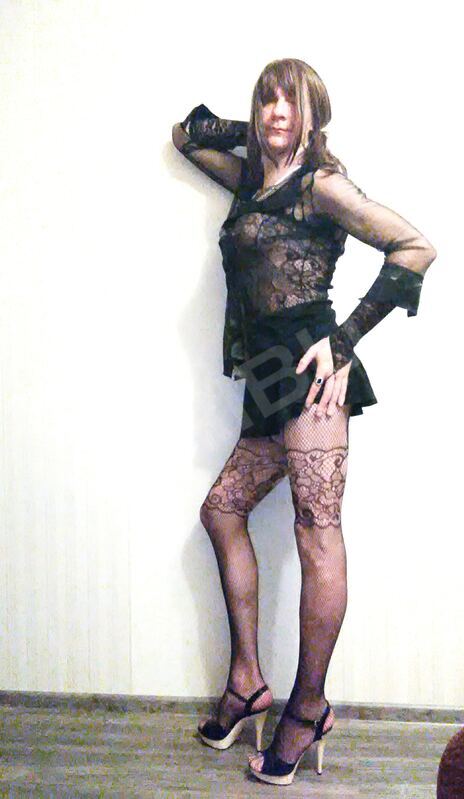 dresscross404357854