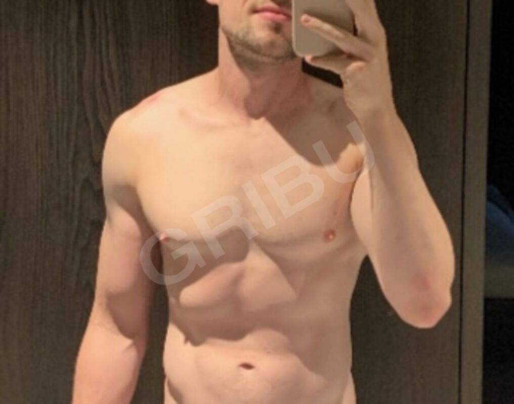 Alex2319833090596