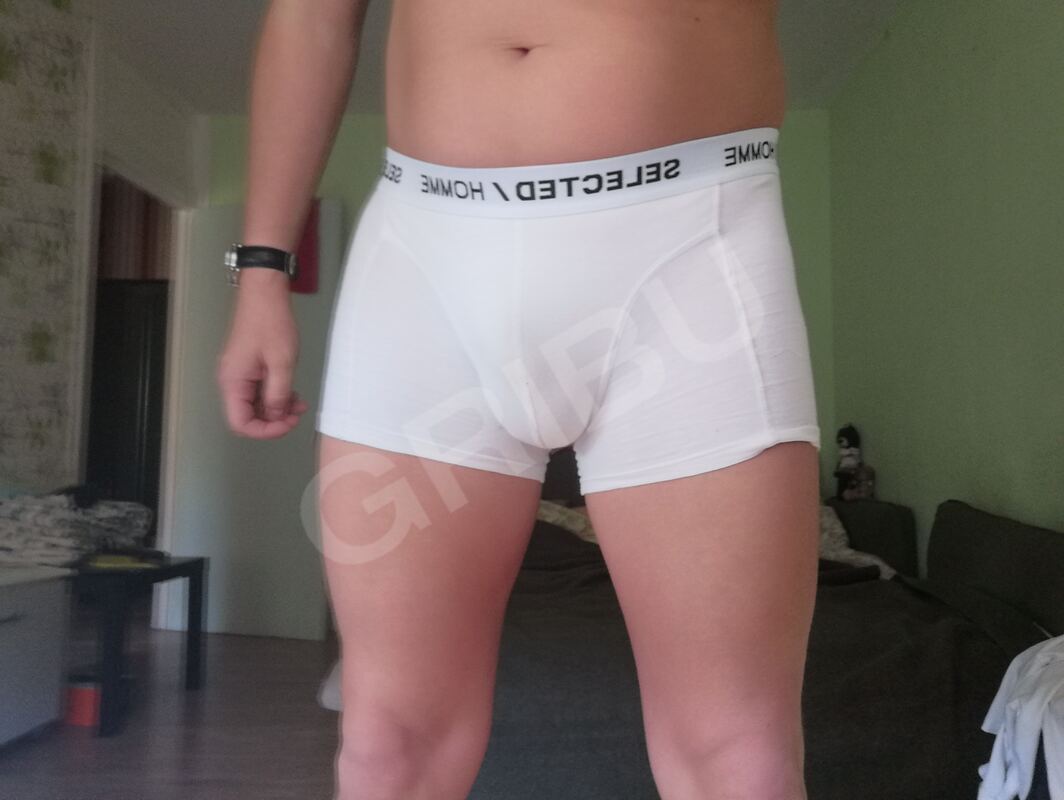 BOY19834206956