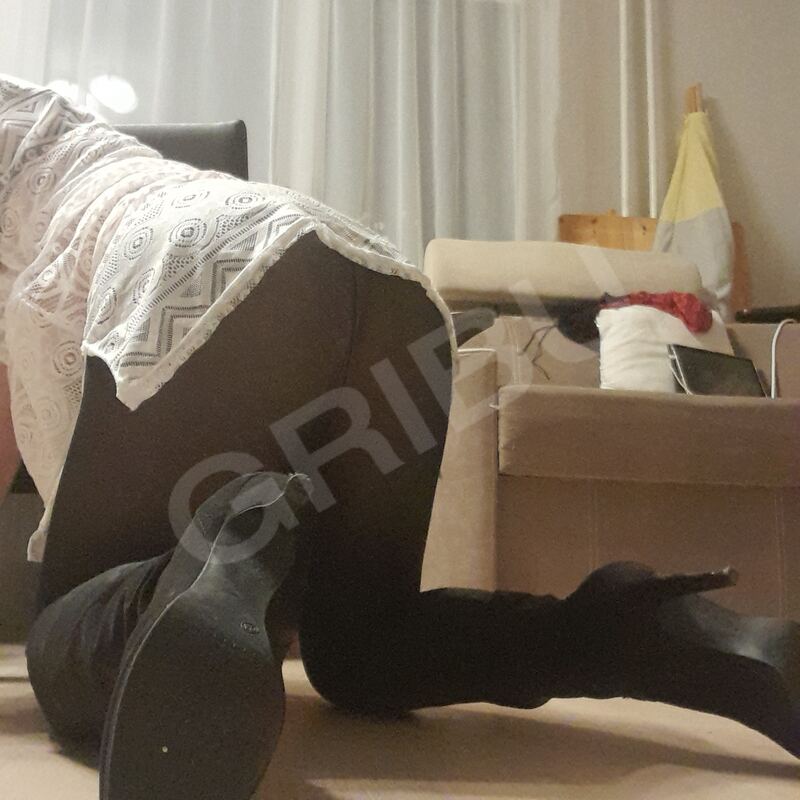AlexUK6254130