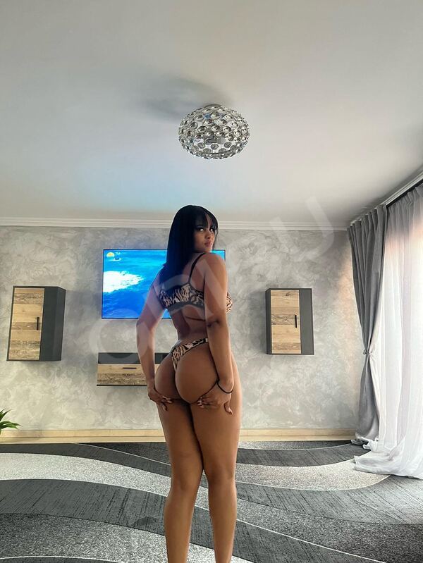 DanielaLovee5934748