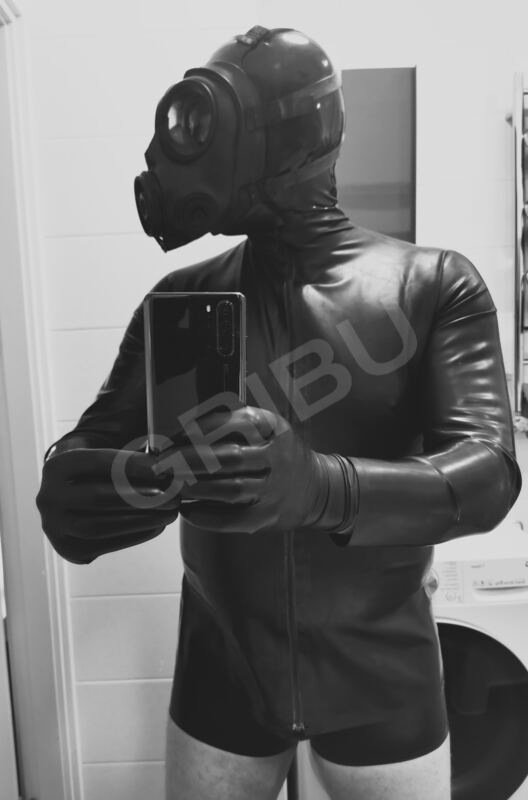 LatexxLover6181633