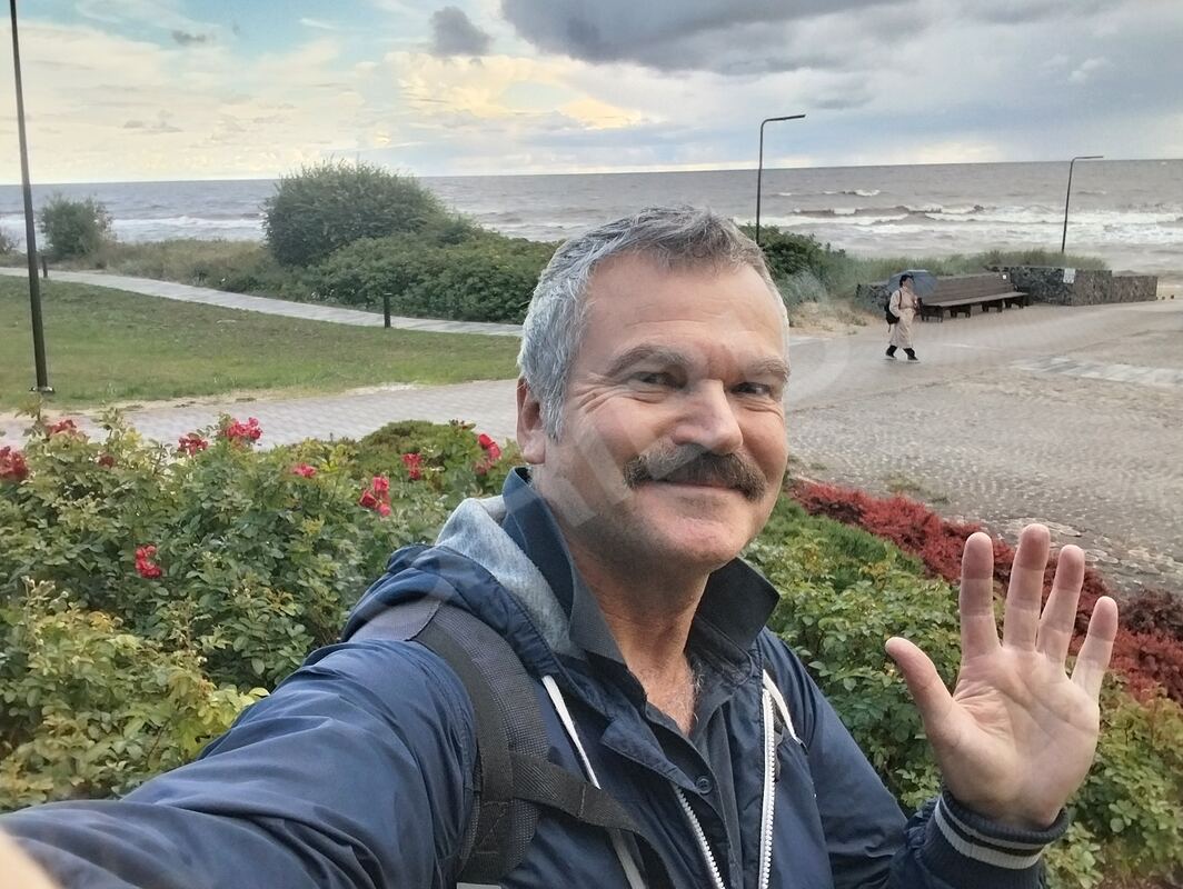 Helviss206221250