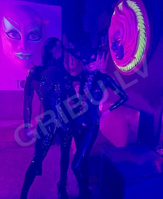 KinkycoupleLV4389237