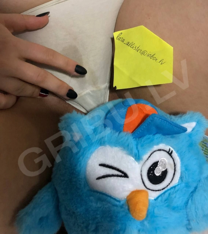 LaraAllister3127250