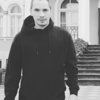 Īstais tieši te