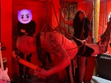 Advertisement (8499563) - KinkDevil