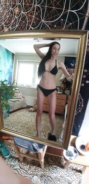 JULIA TANTRA