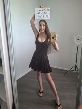 JULIA TANTRA