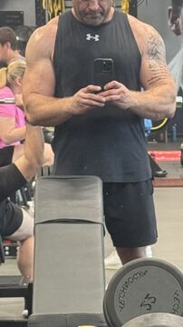 UM40