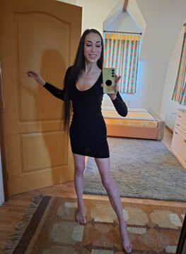 JULIA TANTRA