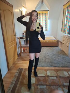 JULIA TANTRA